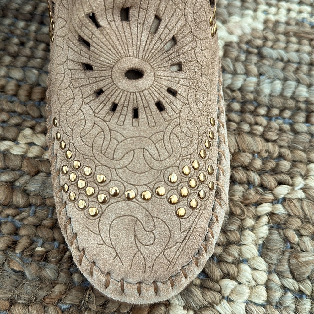 Karma of Charme laser-cut, embossed and gold studded soft leather slouch boots. - Picture 4 of 10